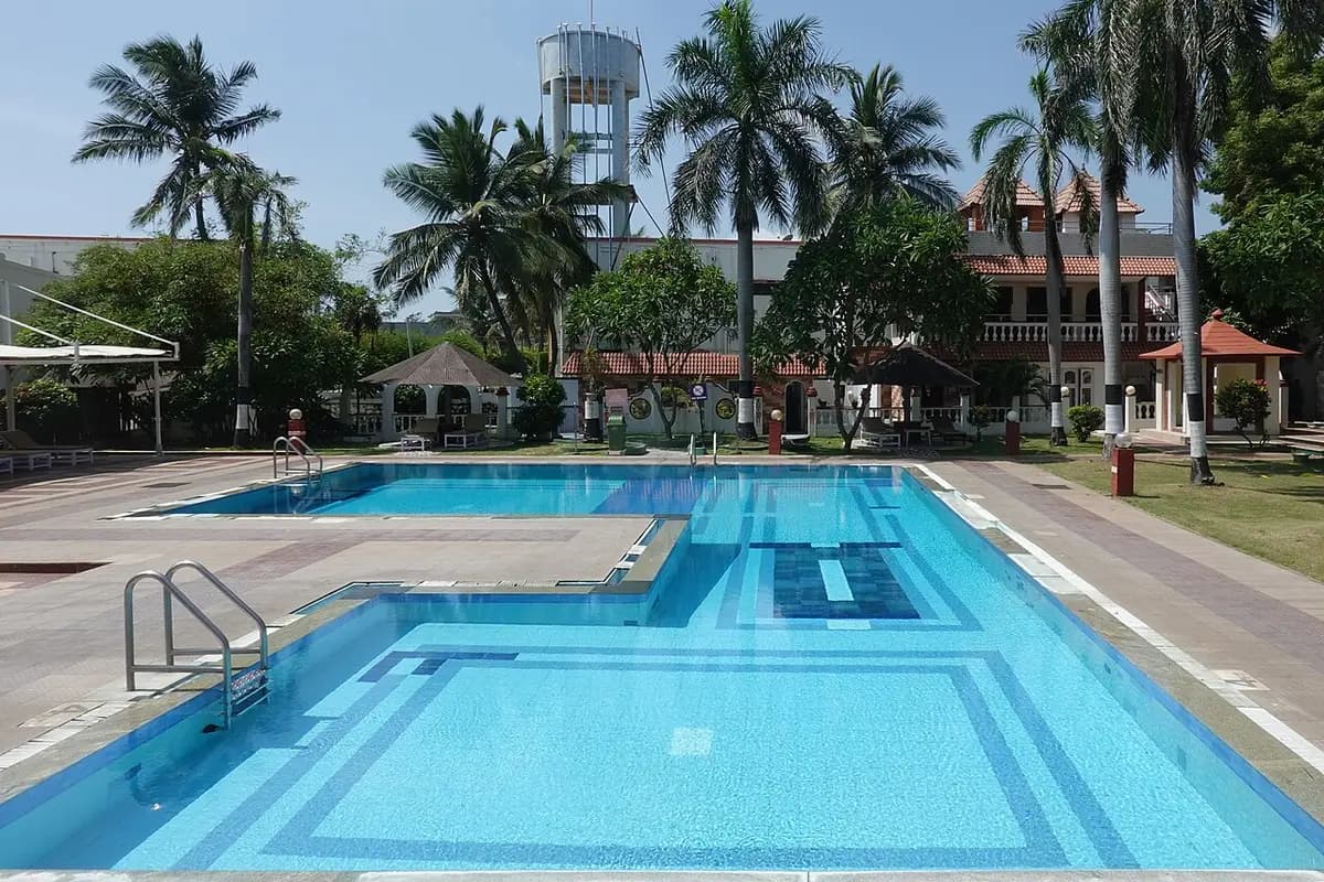 Ideal Beach Resort Pool Mahabalipuram Sep22 R16 06310